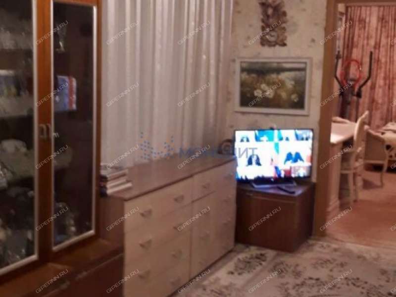 четырёхкомнатная квартира на улице Политбойцов дом 4
