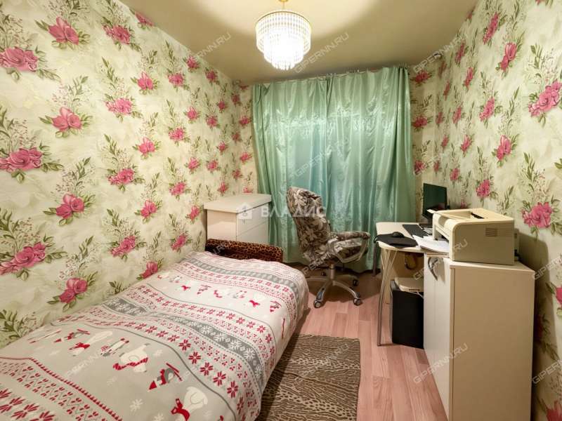 трёхкомнатная квартира на Молодёжном проспекте дом 76