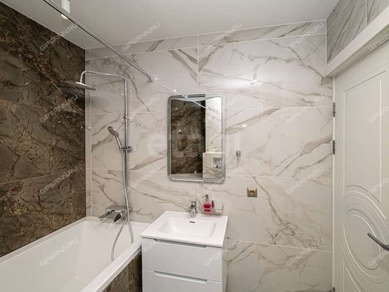 трёхкомнатная квартира на улице Маршала Баграмяна дом 3