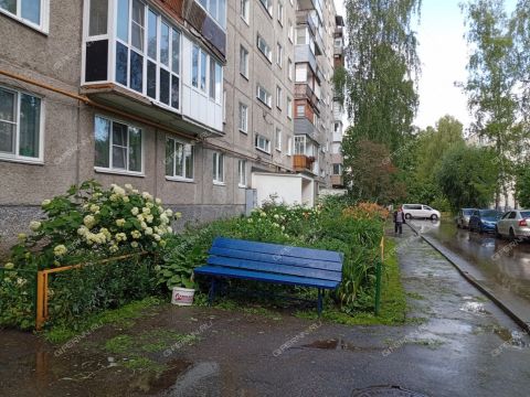 3-komnatnaya-ul-barenca-d-9-k85 фото
