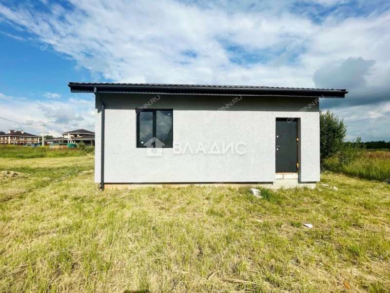 дом на улице Аверьянова деревня Студенец