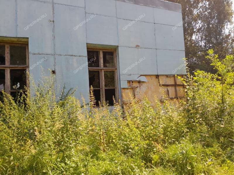 здание под склад, производственную площадь на Центральной улице деревня Высоково