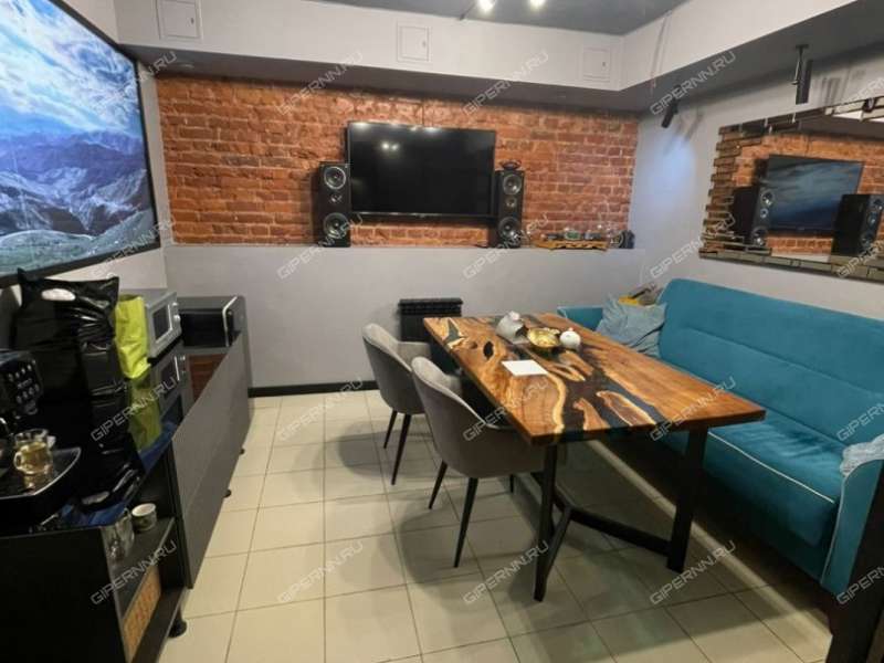 помещение под торговую площадь на улице Звездинка