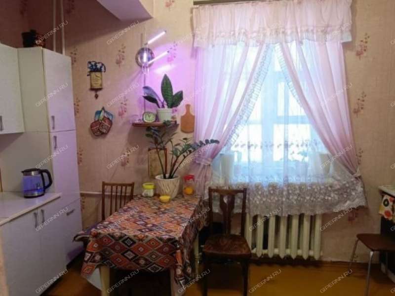 комната в доме 1 на улице Космонавта Комарова