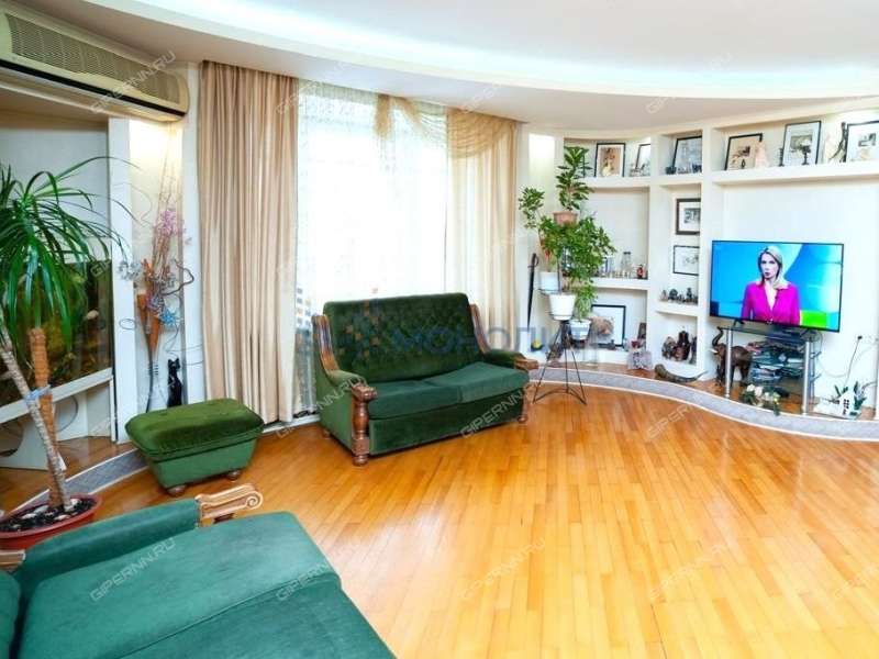 четырёхкомнатная квартира на Большой Покровской улице дом 47б