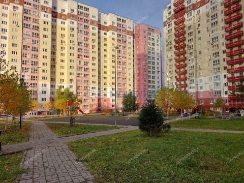 1-komnatnaya-b-r-60-letiya-oktyabrya-d-5a фото