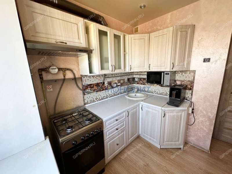 трёхкомнатная квартира на Артельной улице дом 8