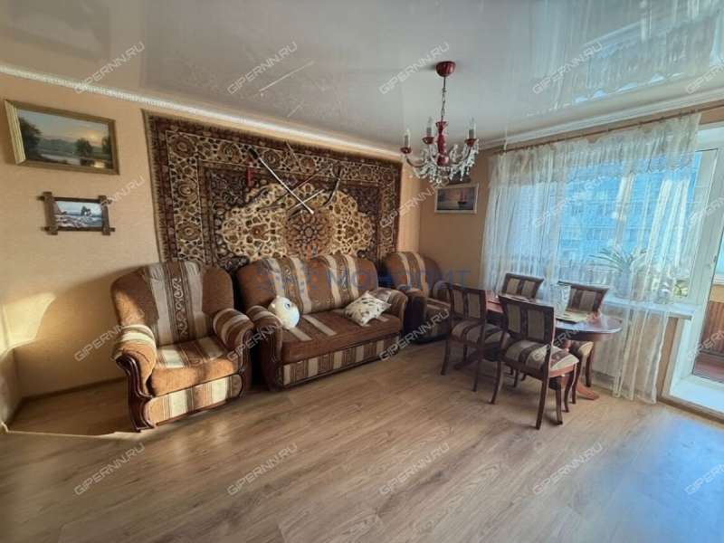 четырёхкомнатная квартира на Республиканской улице дом 25