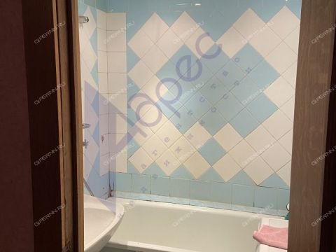 3-komnatnaya-ul-strokina-d-14 фото