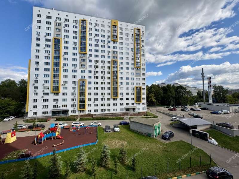 трёхкомнатная квартира на улице 40 лет Октября дом 15 к3