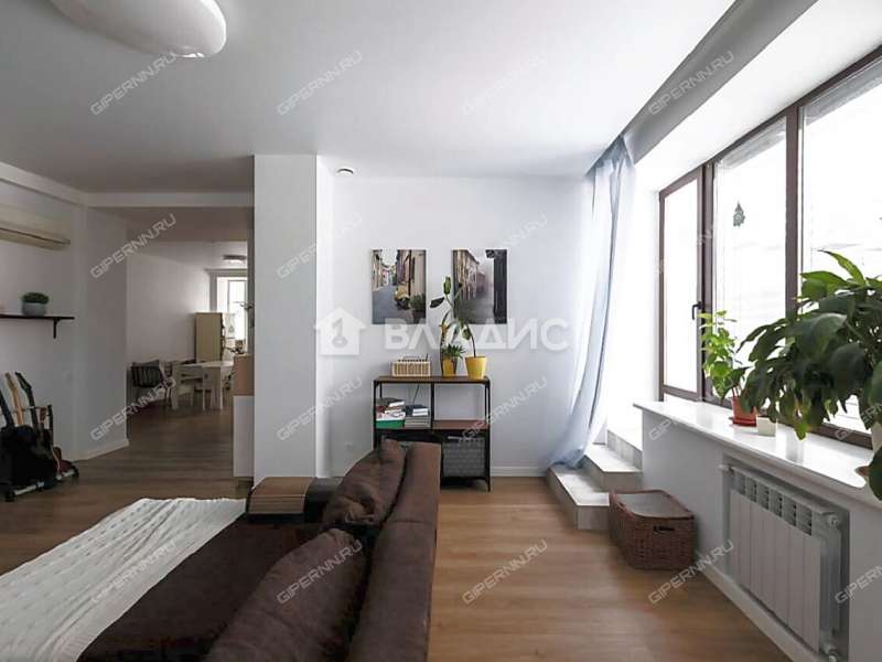 трёхкомнатная квартира на Ошарской улице дом 16