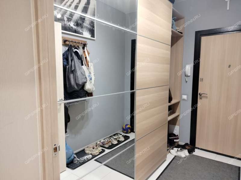 трёхкомнатная квартира на улице Островского дом 15