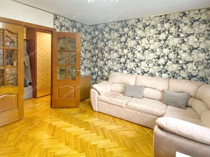 трёхкомнатная квартира на улице Сергея Есенина дом 14