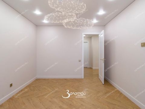 3-komnatnaya-ul-svetlogorskaya-d-6 фото