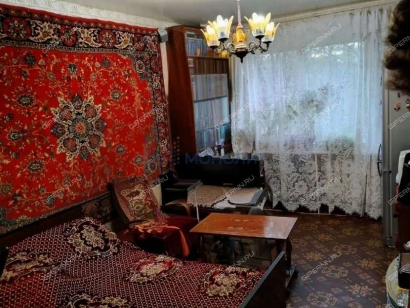 трёхкомнатная квартира на бульваре 60-летия Октября дом 9