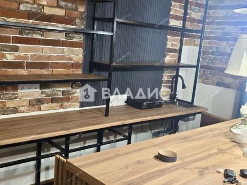 здание под офис, торговую площадь на Гордеевской улице