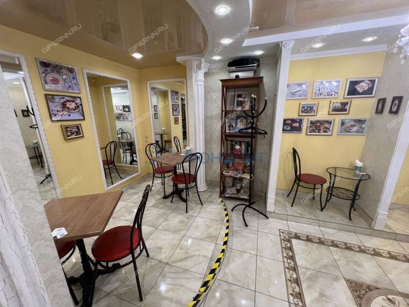 помещение под торговую площадь, недвижимость под общепит на Комсомольской улице