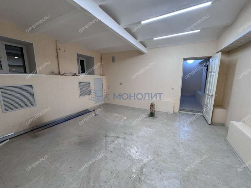 помещение под офис, торговую площадь на улице Октябрьской Революции
