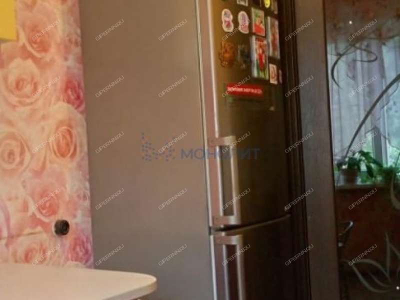 трёхкомнатная квартира на улице Коминтерна дом 14