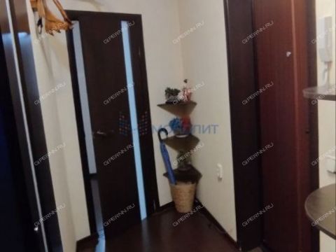 2-komnatnaya-ul-vyatskaya-d-1 фото