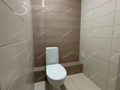 3-komnatnaya-prosp-geroev-donbassa-d-12 фото