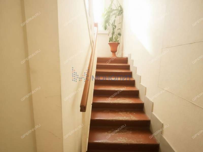 помещение под офис, торговую площадь на улице Нестерова