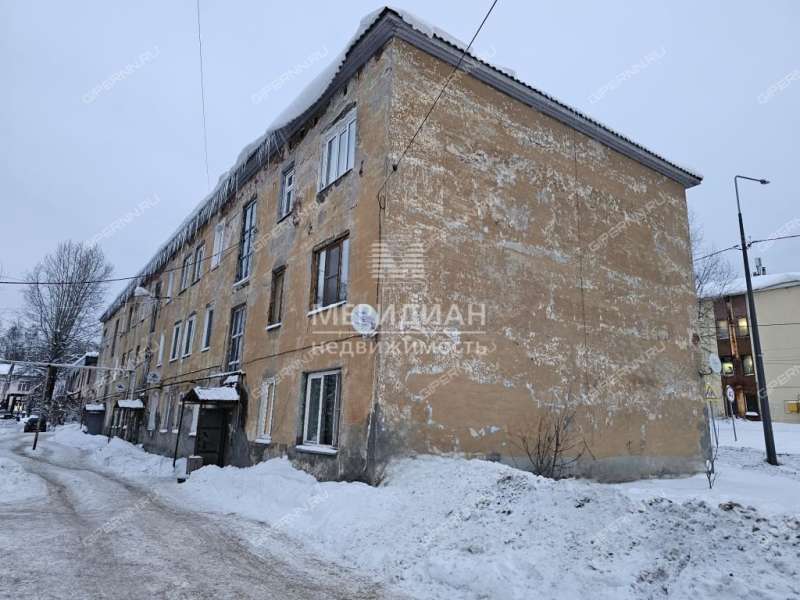 трёхкомнатная квартира на Октябрьской улице дом 11 город Бор