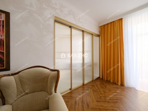 3-komnatnaya-pl-maksima-gorkogo-d-2 фото