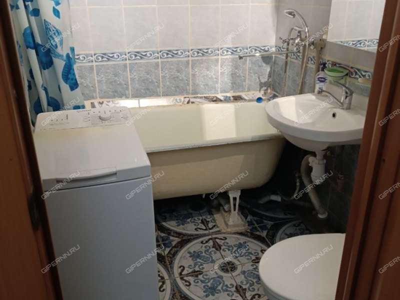 трёхкомнатная квартира на проспекте Кирова дом 16