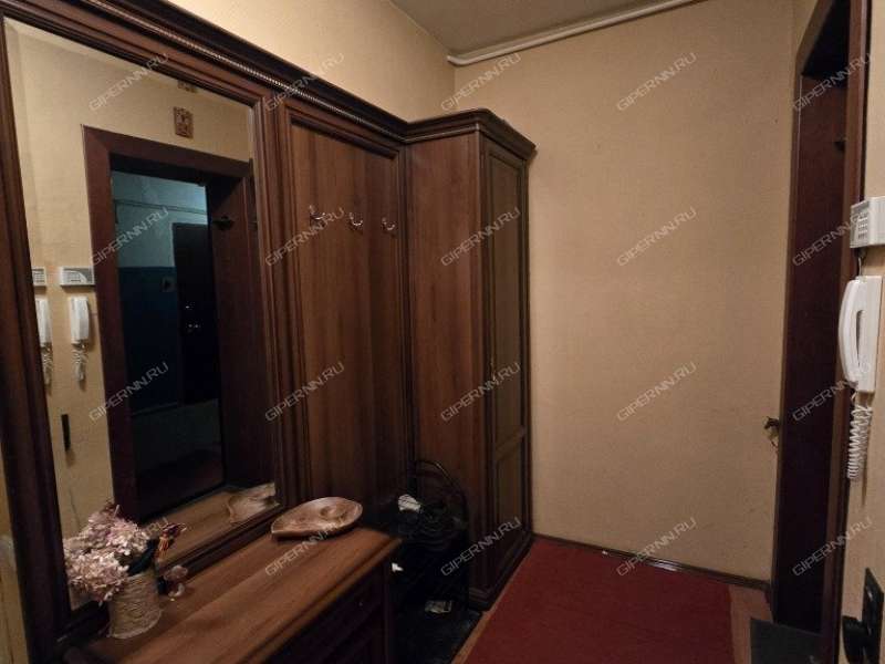 трёхкомнатная квартира на улице Ярошенко дом 1