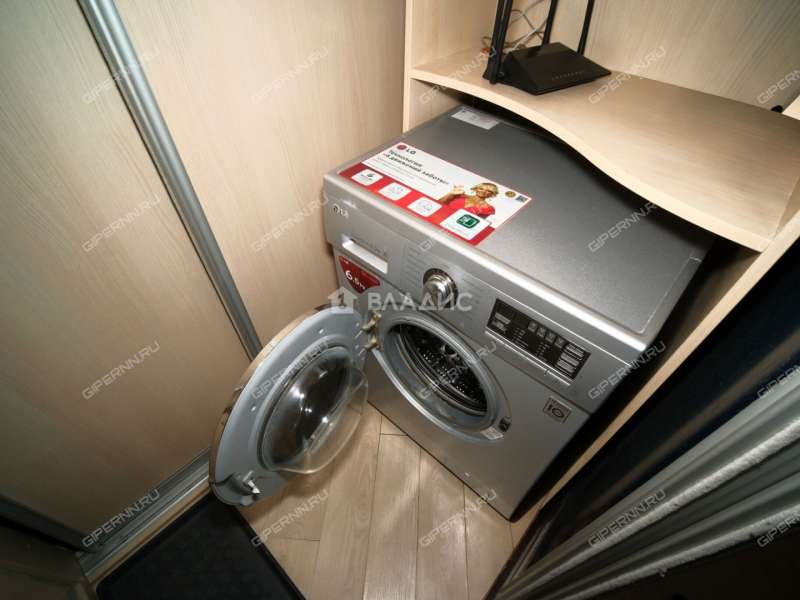 трёхкомнатная квартира на улице Германа Лопатина дом 2