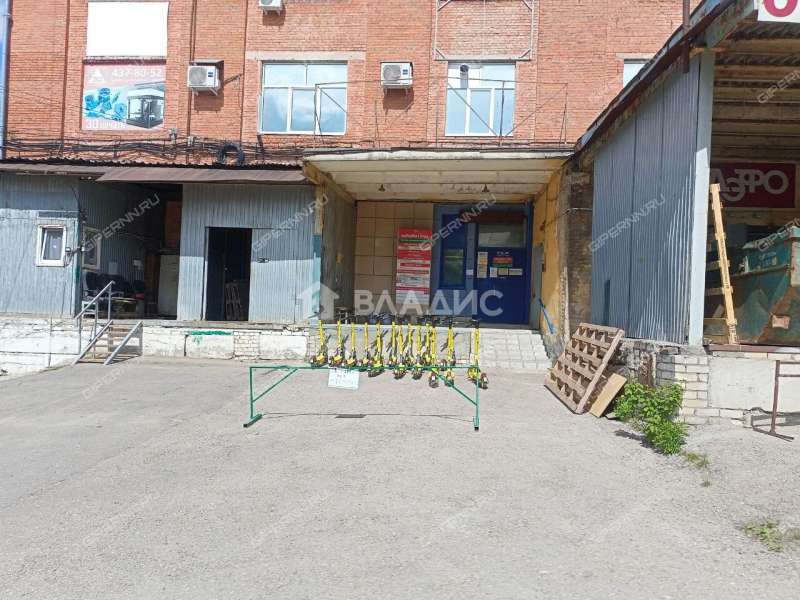 здание под офис, торговую площадь на улице Геологов