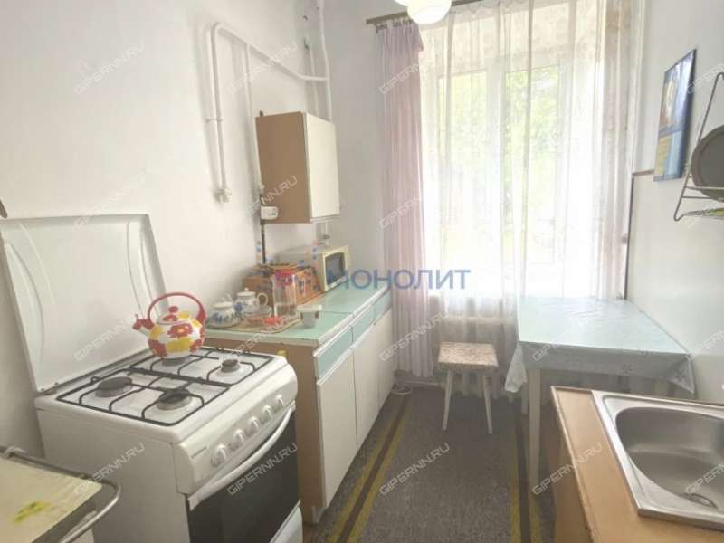 трёхкомнатная квартира на улице Школьная дом 10 посёлок Память Парижской Коммуны (ППК сельсовет