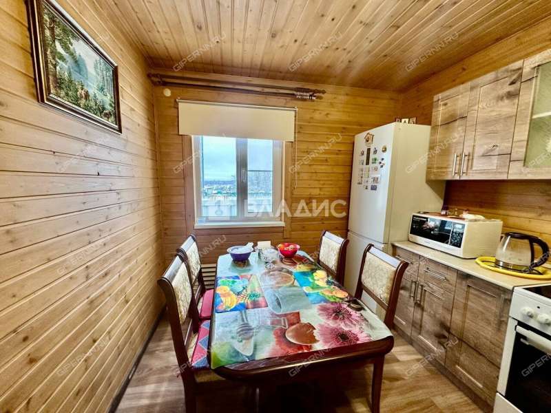 дом на улице Радужная село Арманиха