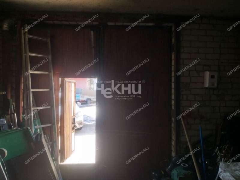 гараж на проспекте Октября