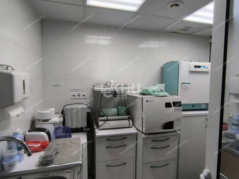 помещение под недвижимость под медицинские учреждения на улице Звездинка