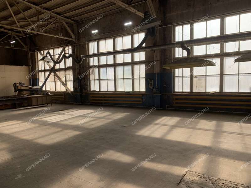 здание под офис, торговую площадь на улице Баррикад