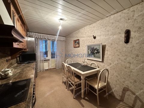 4-komnatnaya-ul-karla-marksa-d-24 фото