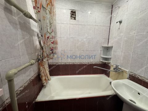 2-komnatnaya-ul-admirala-vasyunina-d-13 фото