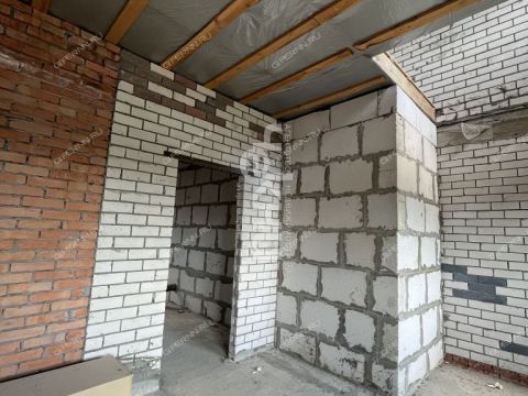 taunhaus-derevnya-novopokrovskoe-ul-vechernyaya-d-6e фото