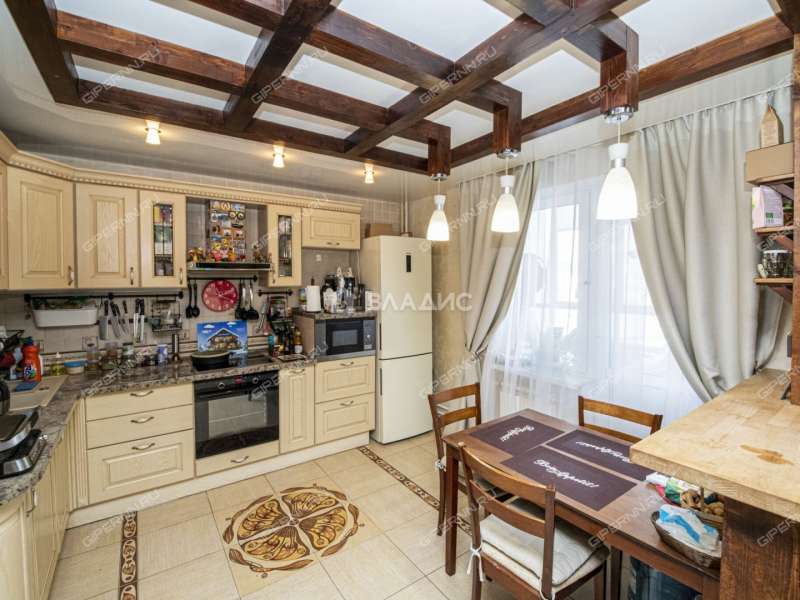 трёхкомнатная квартира на улице Карла Маркса дом 52