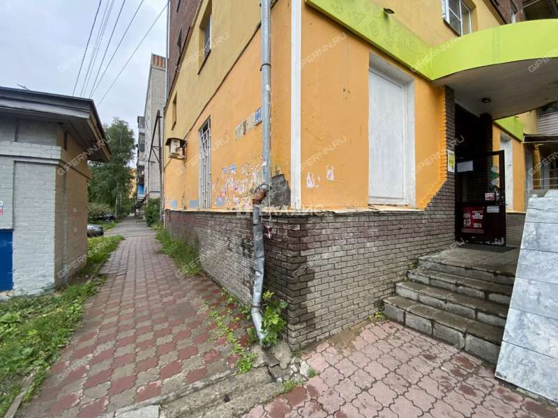 помещение под помещение свободного назначения на улице Октябрьской Революции