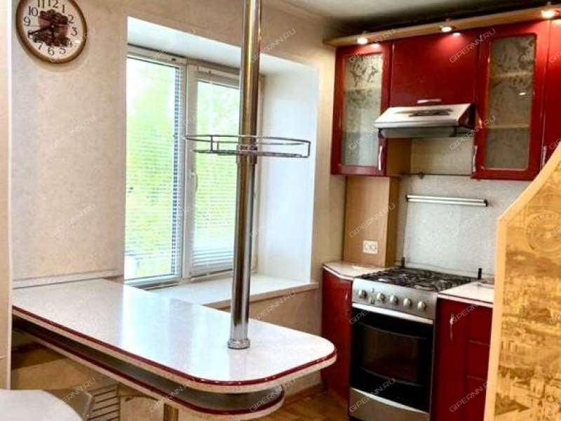 трёхкомнатная квартира на улице Баринова дом 5 город Бор