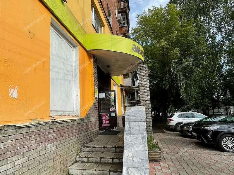 помещение под торговую площадь на улице Октябрьской Революции