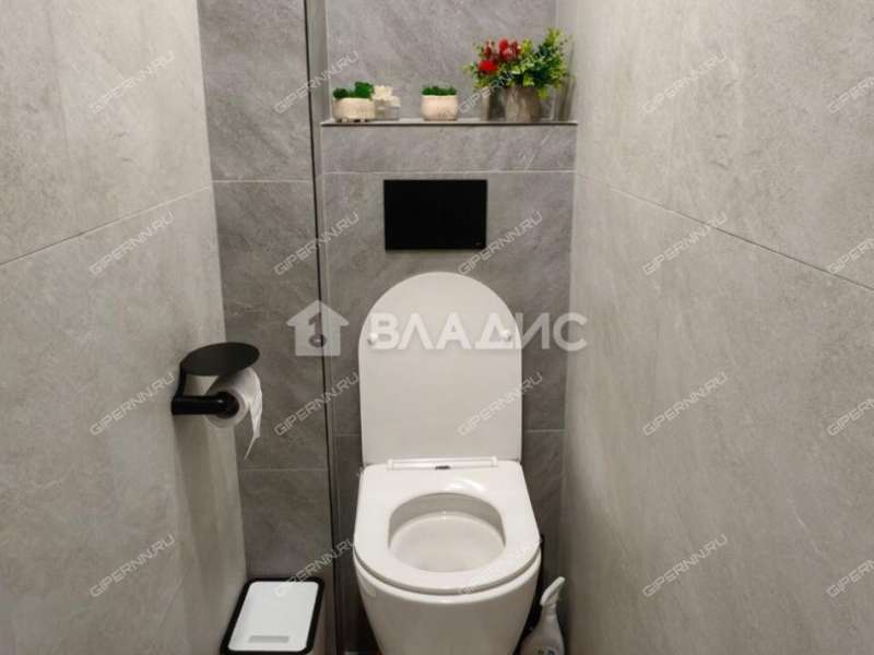 трёхкомнатная квартира на улице Коминтерна дом 16