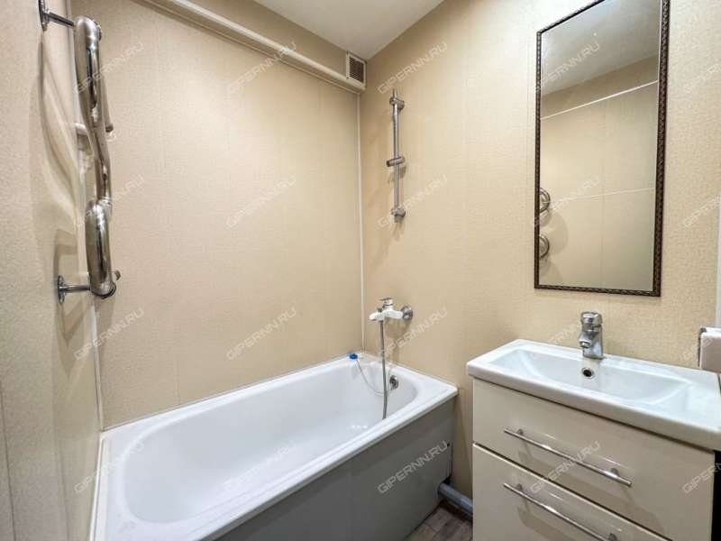 трёхкомнатная квартира на улице Юлиуса Фучика дом 39