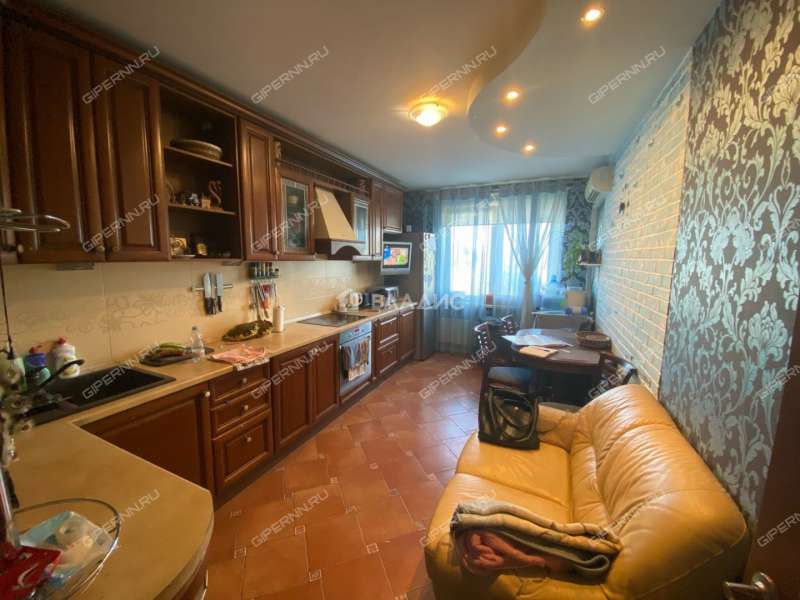 трёхкомнатная квартира на улице Янки Купалы дом 44