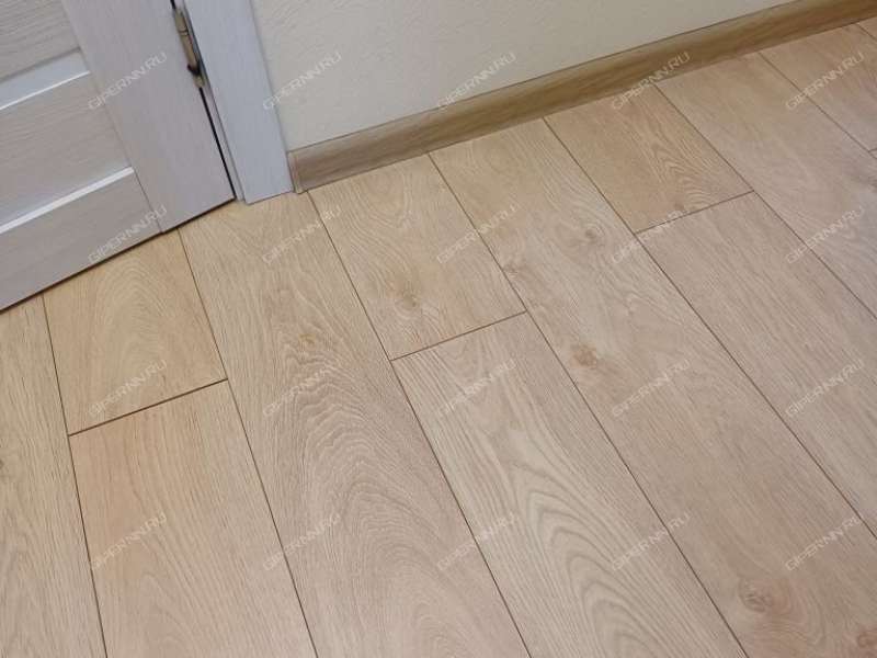 трёхкомнатная квартира на Юбилейном бульваре дом 23