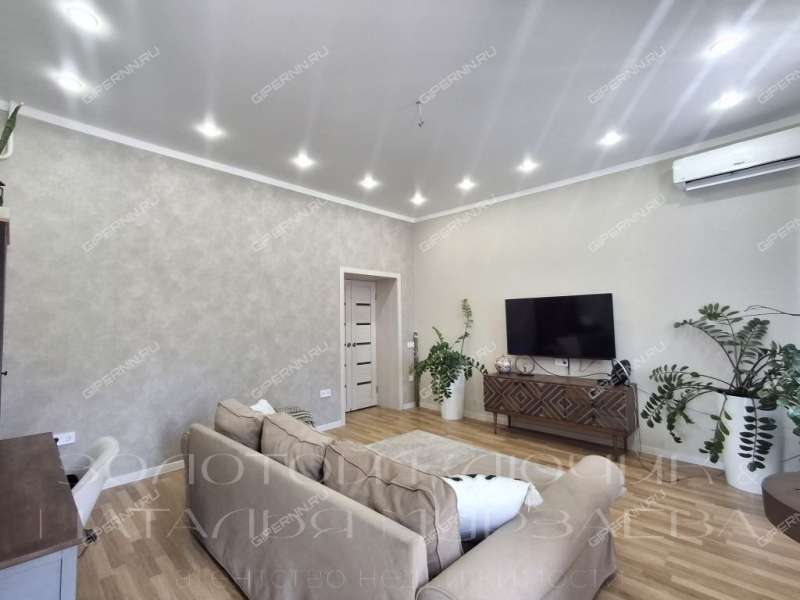 четырёхкомнатная квартира на улице Коминтерна дом 168