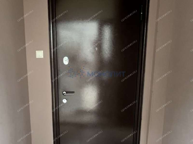 помещение под офис, торговую площадь на улице Германа Лопатина